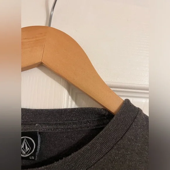 Volcom - Picture 1 of 2